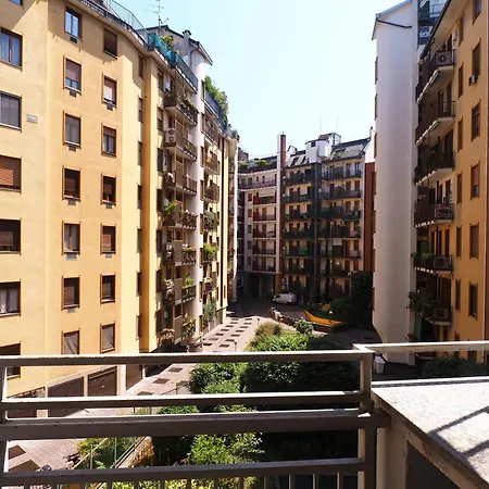 Apartment Charming Two Bedroom - Navigli