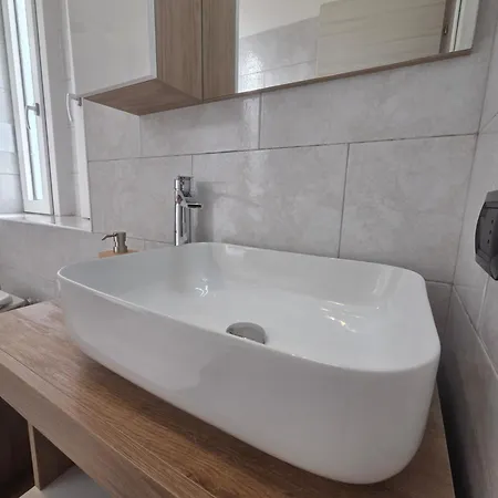 Glamour Island Milano