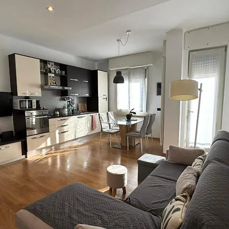 The Sunflower Милан