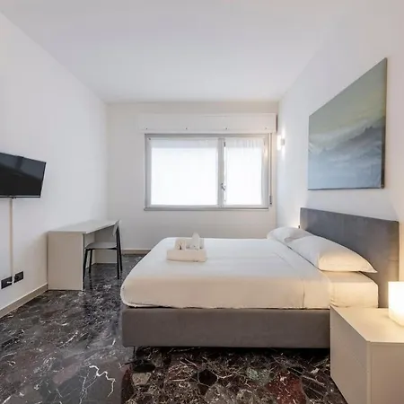 Citylife 6 - Bright Two Bedroom - B 밀라노