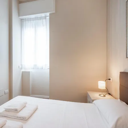 Duomo B - Cozy Two Bedrooms & Bathroom Apartmán *