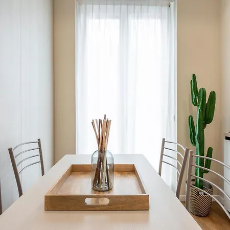 Duomo B - Cozy Two Bedrooms & Bathroom Apartmán *