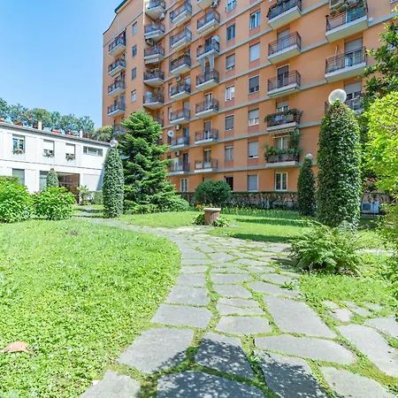 5' From Corso Sempione Elegant 아파트