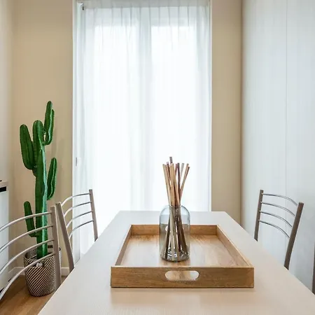 Duomo B - Quiet Two Bedrooms & Bathroom *