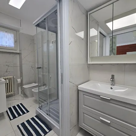 Arrivasti Design In Centre Apartament *