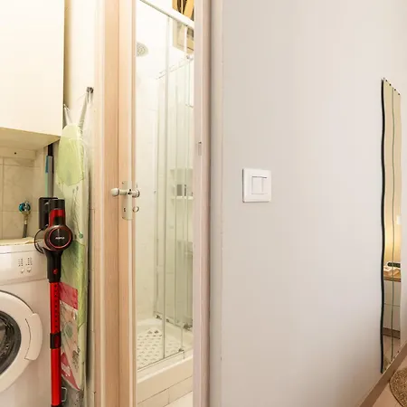 Cozy Retreat With Laundry & Smart Tv * Milánó
