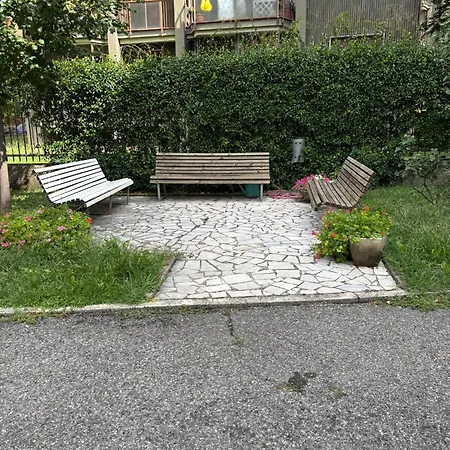 Joivy Cosy Near Metro, Quick Ride To Centre דירה *