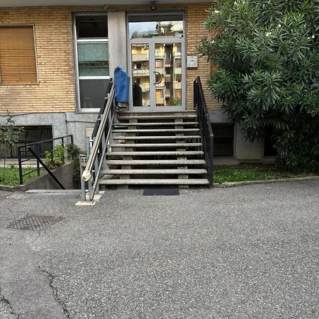 Joivy Cosy Near Metro, Quick Ride To Centre מילאנו