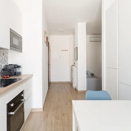 Guesthost - Naviglio Grande Bright *