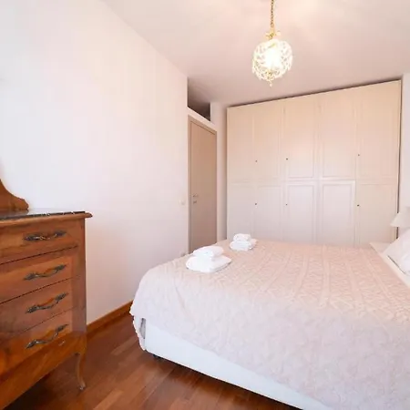 I-host Flat - Adamello 8 Apartmán Milán