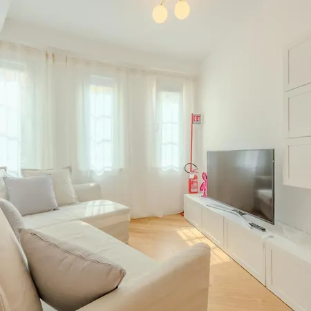 Apartamento Easytopstay - Elegant Nest In *