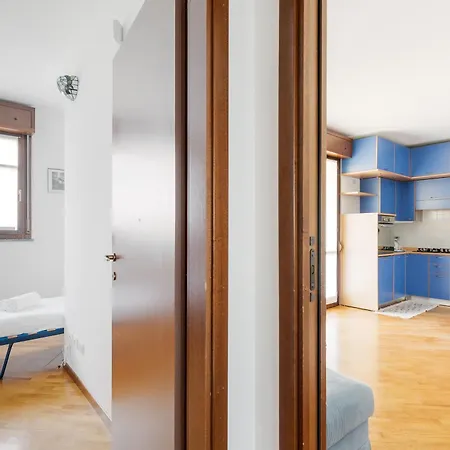 Guesthost - Chiesa Rossa Comfy Appartamento Milano