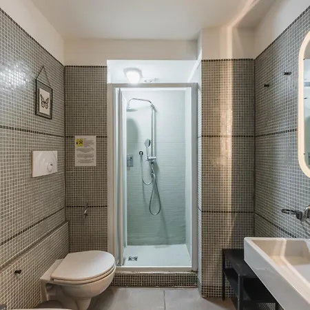 Navigli Area - Urban Oasis In Design Courtyard Milan