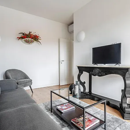 Luminoso Bilocale In Porta Garibaldi * Milano