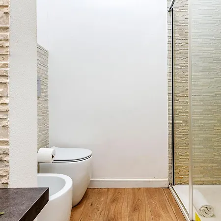 Luminoso Bilocale In Porta Garibaldi *