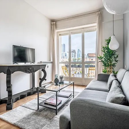 Apartamento Luminoso Bilocale In Porta Garibaldi *