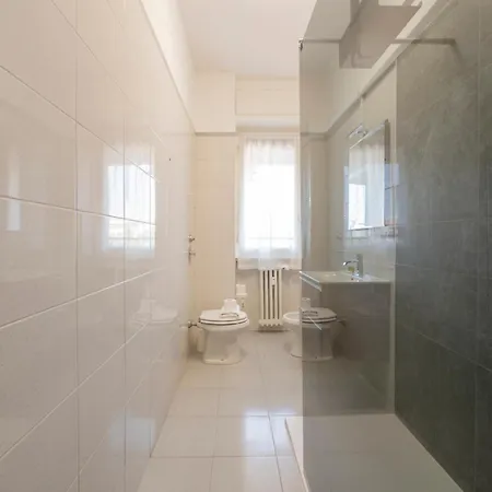 I-host - Marochetti 10 מילאנו