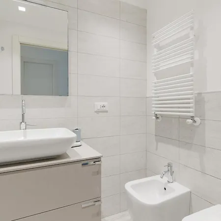 Guesthost - Mm5 Isola Bright * Milaan