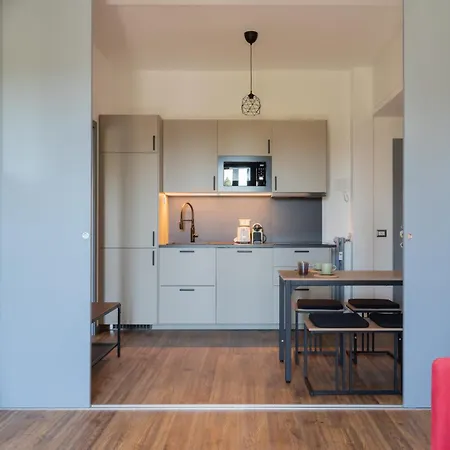 Parcheggio Privato E Casa Moderna Con Vista Storica דירה מילאנו