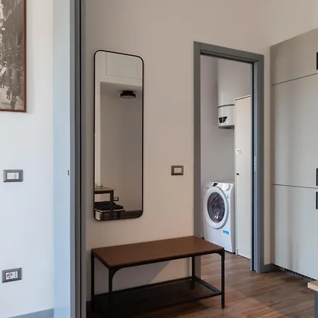 Parcheggio Privato E Casa Moderna Con Vista Storica מילאנו