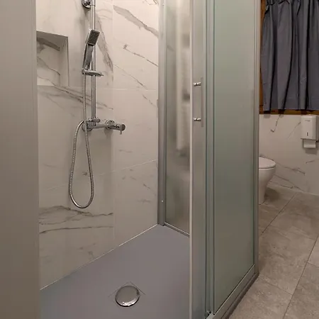 - La Casa Di Ila Milan