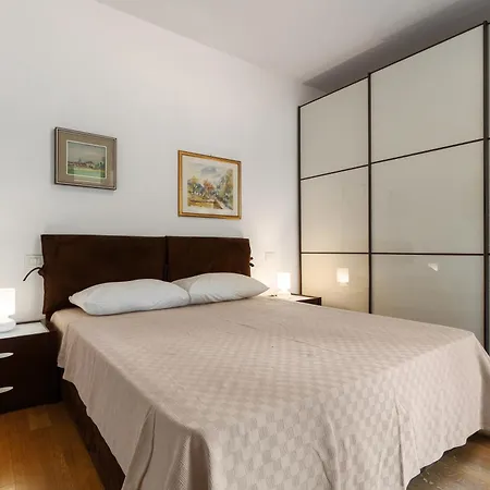 Moderno Bilocale Con Terrazzo, Life