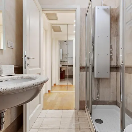 アパート Moderno Bilocale Con Terrazzo, Life ミラノ