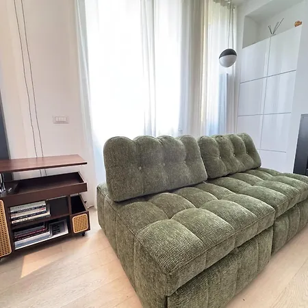 Sant'agostino Large & Elegant Apartment, Mediolan