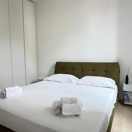 아파트 Sant'agostino Large & Elegant Apartment, 밀라노