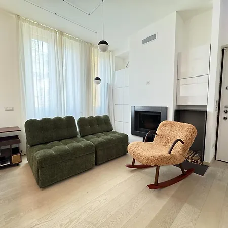 Sant'agostino Large & Elegant Apartment, * Mediolan