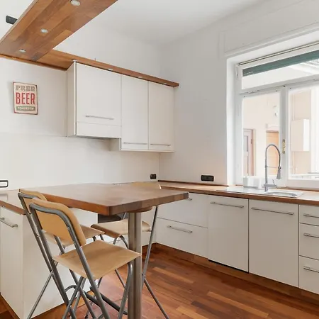Guesthost - Sempione Bright Apartamento Milão