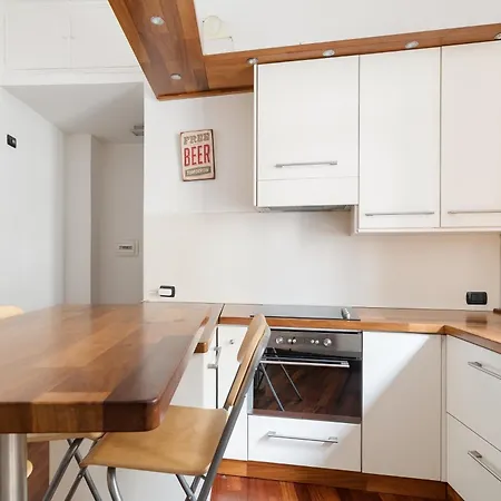 Guesthost - Sempione Bright Apartamento *