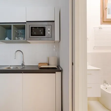 Guesthost - Bright Navigli