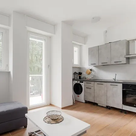 Guesthost - Bright & Comfy In Corvetto Apartament Mediolan
