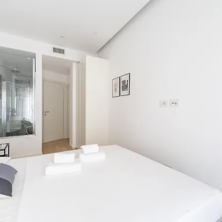 Enora Aapts By Sweett - Sirtori Appartement *