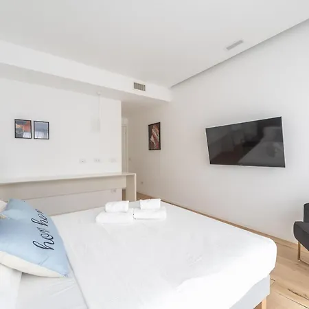 Enora Aapts By Sweett - Sirtori Appartement