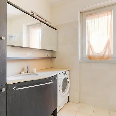 Guesthost - Stylish Viale Toscana ميلان