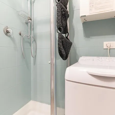 Guesthost - Step Into - Tortona District Milano