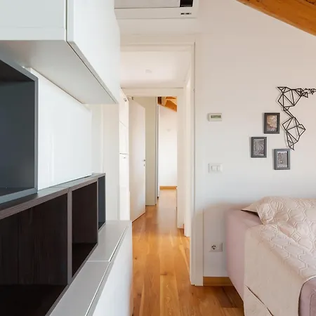 Guesthost- Lambrate Cosy Balcony ميلان