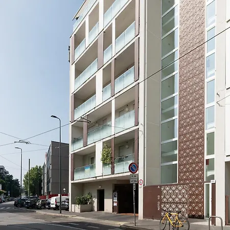 Guesthost - Comfy Appartamento Milano