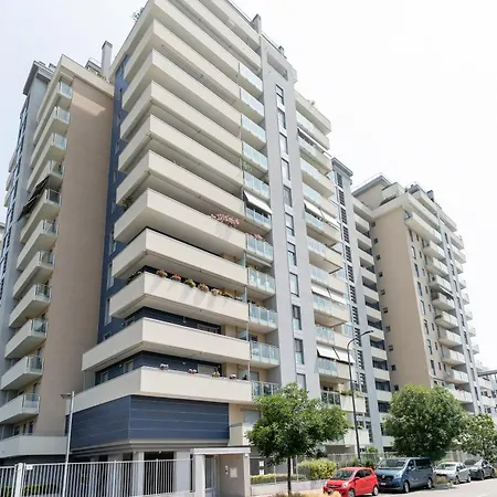 Daire Guesthost - Bonola M1 Balcony *