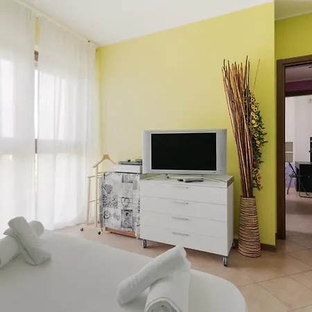 Guesthost - Bisceglie M1 Balcony Milano