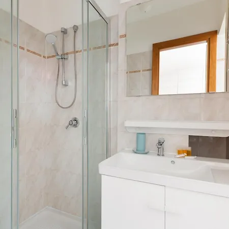 Apartment Guesthost - Cosy Lodi M3 Subway Yellow Line Mailand