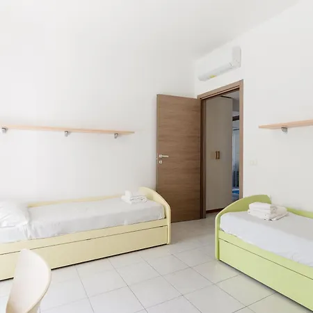 Apartment Guesthost - Piazza Abbiategrasso Chiesa Rossa