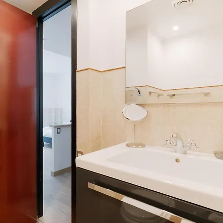 Guesthost - Cosy Missori M3 Apartman *