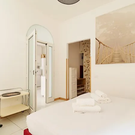 Guesthost - M2 Agostino Romantic * Milan