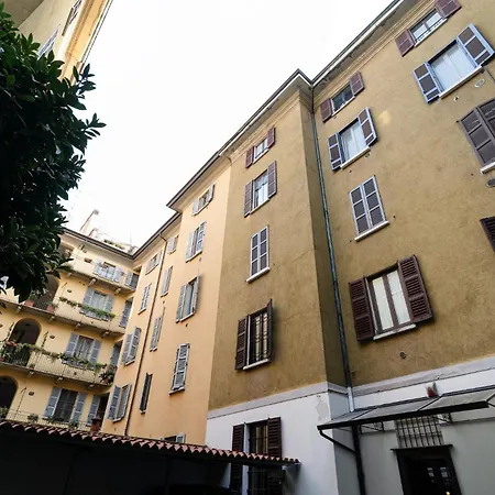 Guesthost - M2 Agostino Romantic Apartment Milan