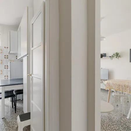 Apartamento Guesthost - Citta Studi With Balcony Milán