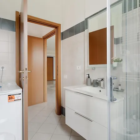 アパート Guesthost - Bright With Garden ミラノ