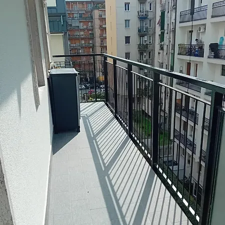 Guesthost - San Siro Modern With Balcony Lejlighed